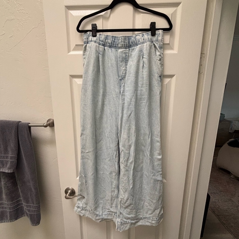 GAP Light Denim Pants